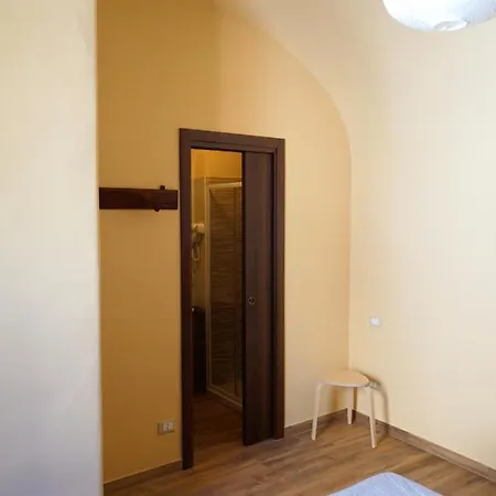 Piazza Vecchia 3*